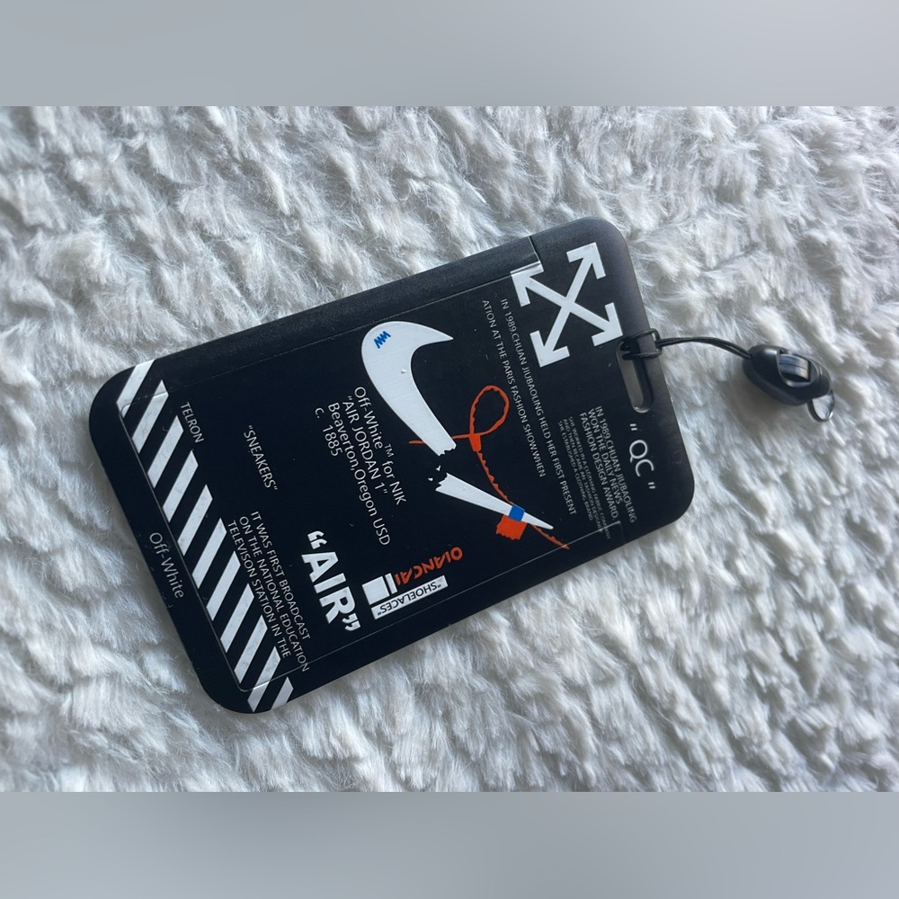 Unisex Off white card multifunction luggage tag/key holder/accessories.